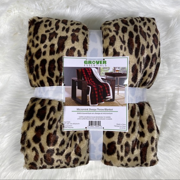 Kate & Co. Other - ✨SALE✨Bengal Micromink Sherpa Throw